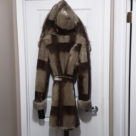 Faux Fur Coat - Picture 3 of 6